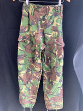 Lade das Bild in den Galerie-Viewer, Originale leichte DPM-Kampfhose im Camouflage-Stil der britischen Armee, Größe 75/68/84 
