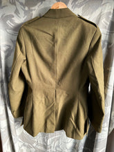 Load image into Gallery viewer, Genuine British Army No2 FAD Dress Uniform Jacket 1980 Pattern - Size 176/100/84
