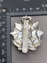 Load image into Gallery viewer, Genuine British Army The Border Regiment Cap Badge
