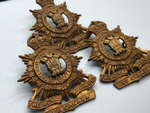 Charger l&#39;image dans la galerie, Genuine WW2 Royal Regiment of Canada Cap Badge - Kings Crown
