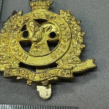 Lade das Bild in den Galerie-Viewer, Rocky Mountain Rangers - Kloshe Nanitch - Genuine Canadian Army Cap Badge
