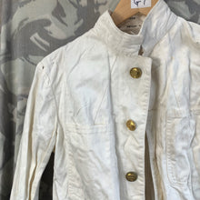 Charger l&#39;image dans la galerie, Original WW2 British Royal Navy Officers White Tunic Jacket - 32&quot; Chest
