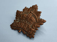 Charger l&#39;image dans la galerie, Original WW2 Canadian Army CANADA Cap Badge
