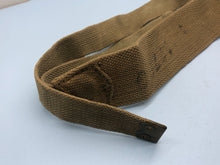 Lade das Bild in den Galerie-Viewer, Original WW2 British Army Tan Webbing Shoulder Strap 37 Pattern
