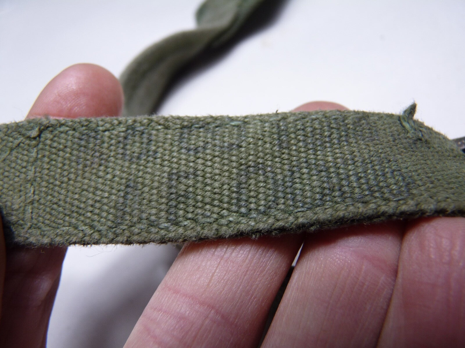Original WW2 British Army 44 Pattern Shoulder / Extended Equipment Strap - 1945 - The Militaria Shop