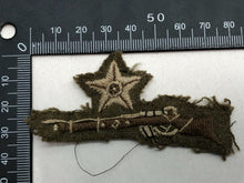 Lade das Bild in den Galerie-Viewer, Original WW2 British Army Marksman Award Cloth Badge
