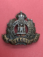 Load image into Gallery viewer, Original WW1 British Army The Suffok Regiment Cap Badge
