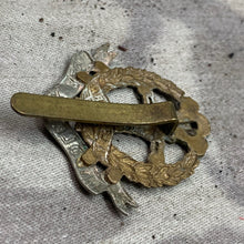 Load image into Gallery viewer, Origianl WW2 British Army Middlesex Regiment Cap Badge
