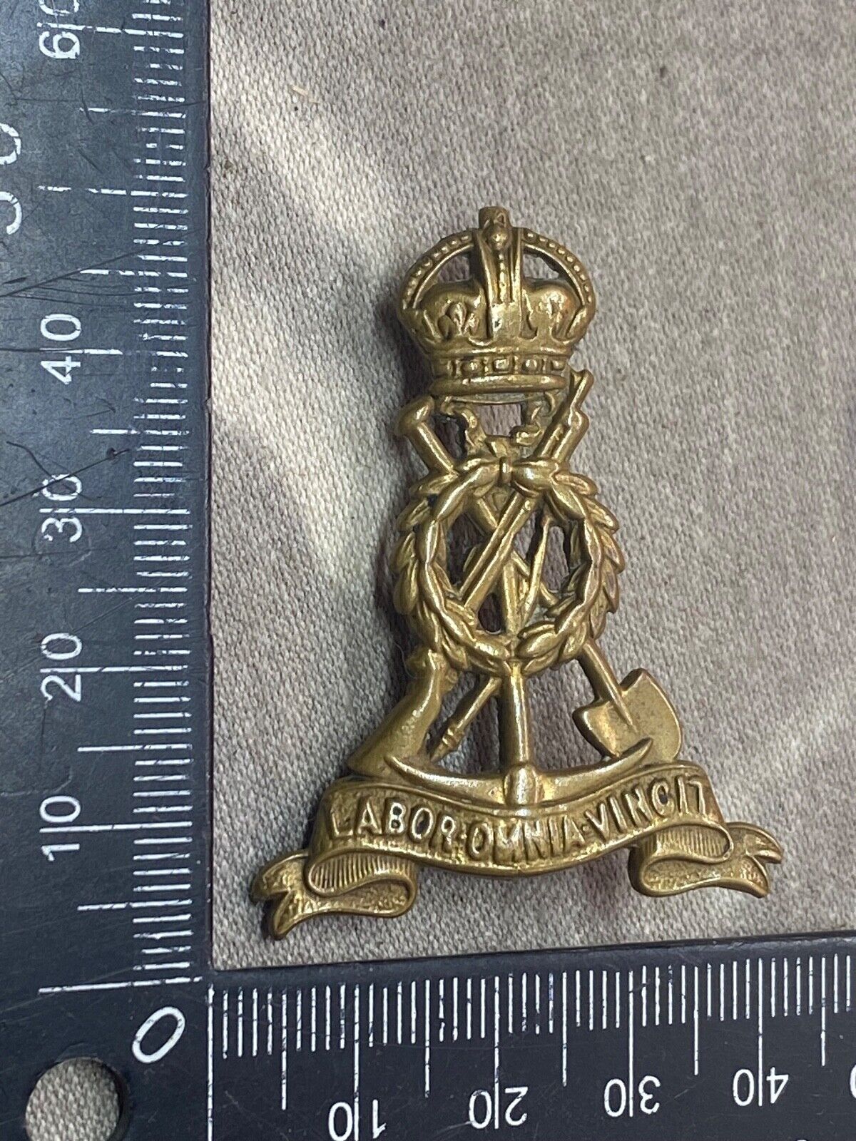 Original WW1 / WW2 British Army Labour Corps Cap / Collar Badge | The ...