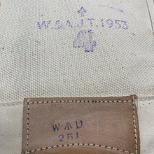 Lade das Bild in den Galerie-Viewer, Original British Army / Royal Navy White 37 Pattern Spats / Gaiters- Well Marked
