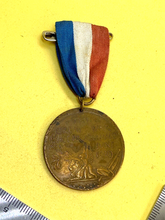 Load image into Gallery viewer, Original France, Belgium, America &amp; Great Britain Peace Medal 1919
