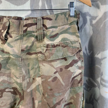 Lade das Bild in den Galerie-Viewer, Genuine British Army MTP Camouflaged Warm Weather Combat Trousers - 80/80/96
