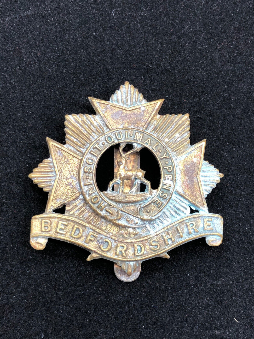 Original WW2 British Army Bedfordshire Regiment Cap Badge