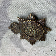 Charger l&#39;image dans la galerie, Original WW1 British Army Serice Corps ASC Cap Badge - Officers Bronze
