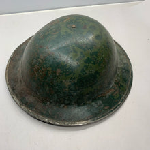 Charger l&#39;image dans la galerie, Original WW2 British Army Mk2 South African Made Helmet Complete with Liner
