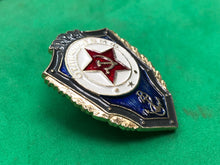 Charger l&#39;image dans la galerie, Genuine Badge of the USSR Russian Navy &quot;Excellent student of the Navy&quot;
