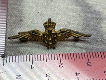 Charger l&#39;image dans la galerie, Original British Royal Air Force King&#39;s Crown RAF Sweetheart Brooch
