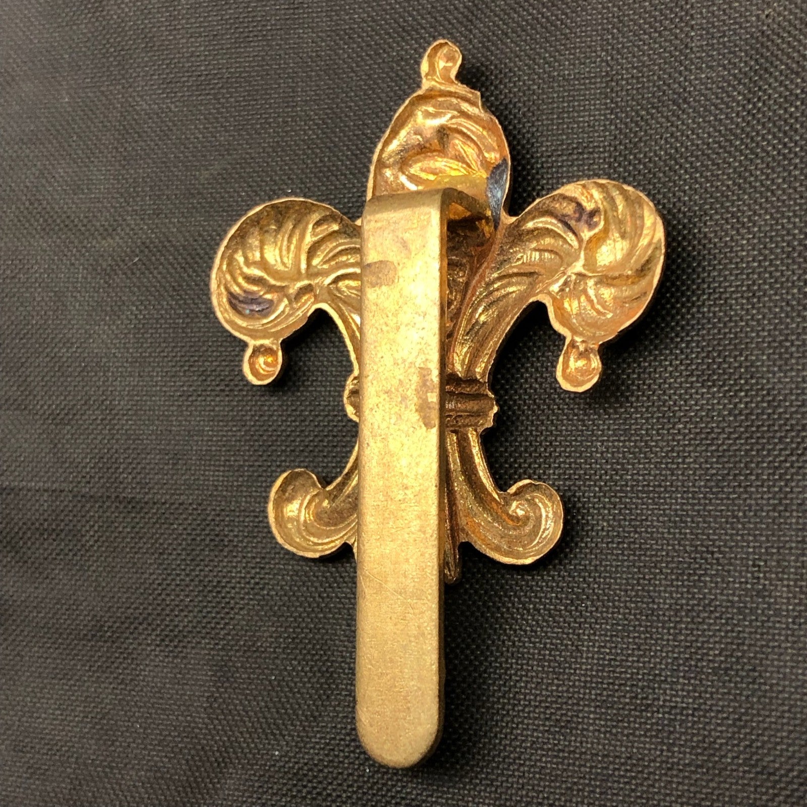 British Army Cap/Beret Badge - 7th (Ardwick) Battalion Manchester Regiment - The Militaria Shop