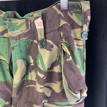 Charger l&#39;image dans la galerie, Genuine British Army DPM Combat Trousers - Size 70/88/104
