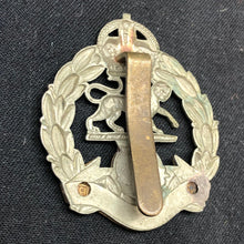 Load image into Gallery viewer, Original WW2 British Army Cap Badge - Royal Hampshire Regiment - The Militaria Shop
