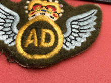 Lade das Bild in den Galerie-Viewer, Luftdepesche der britischen Armee, Queen&#39;s Crown Wings
