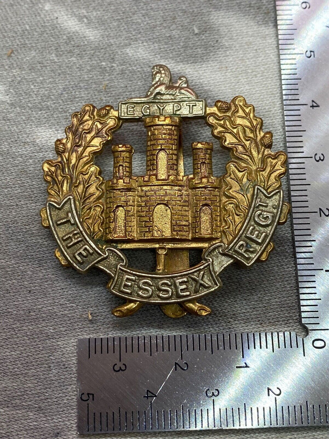 Original British Army WW1 / WW2 The Essex Regiment Cap Badge