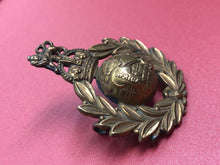 Charger l&#39;image dans la galerie, Original WW2 British Army Cap Badge - Royal Marines
