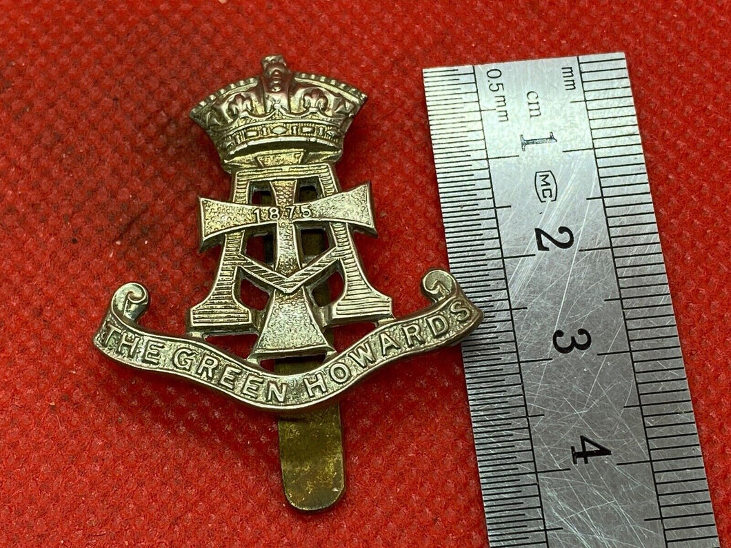 Original WW1 / WW2 British Army - Green Howards Yorkshire Regiment Cap Badge
