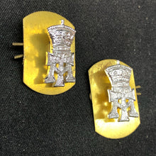 Lade das Bild in den Galerie-Viewer, Original British Collar Badge Pair - Green Howards - The Militaria Shop
