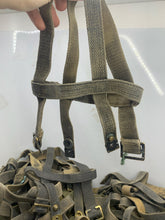 Lade das Bild in den Galerie-Viewer, Genuine British Army / RAF Water Bottle Webbing Carrier / Harness - Scuffed
