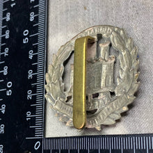 Charger l&#39;image dans la galerie, Original WW2 British Army Northamptonshire Regiment Cap Badge
