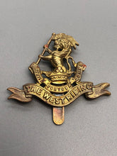 Charger l&#39;image dans la galerie, Original WW1 British Army The West Riding Regiment Cap Badge
