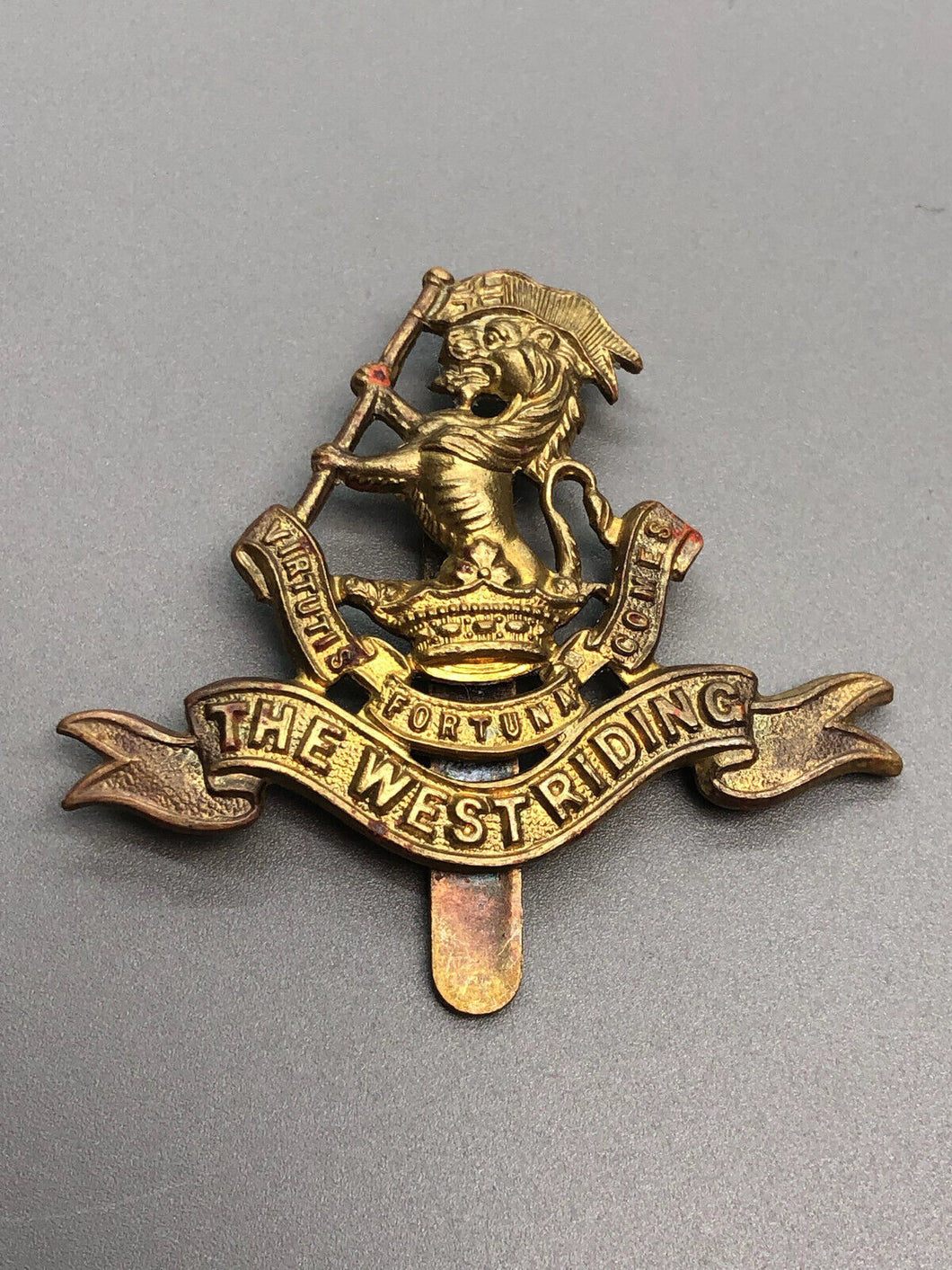 Original WW1 British Army The West Riding Regiment Cap Badge