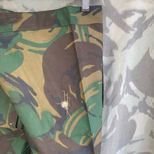 Lade das Bild in den Galerie-Viewer, Genuine British Army DPM Camouflaged Rain Trousers Waterproof PVC - Size 70/80
