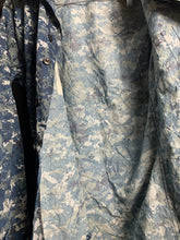 Charger l&#39;image dans la galerie, U.S. Navy NWU Type 1 Blue Digital Camouflage Combat Jacket - 45&quot; Chest - The Militaria Shop
