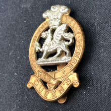 Load image into Gallery viewer, Genuine British Army Cap Badge - Queen&#39;s Regiment - The Militaria Shop
