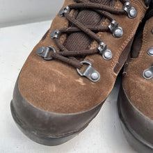 Load image into Gallery viewer, British Army Surplus Brown Leather Combat Boots - Iturri - Size UK 8 L - The Militaria Shop
