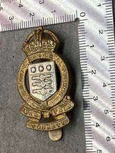 Load image into Gallery viewer, Original WW1 / WW2 British Army - Royal Army Ordnance Corps Cap Badge
