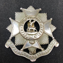 Load image into Gallery viewer, Original WW2 British Army Cap Badge - Bedfordshire and Hertfordshire Regiment - The Militaria Shop
