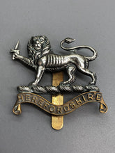 Lade das Bild in den Galerie-Viewer, Original WW1 British Army Cap Badge - Hertfordshire Regiment
