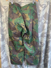 Lade das Bild in den Galerie-Viewer, Genuine British Army DPM Camouflaged Rain Trousers Waterproof PVC - Size 70/80
