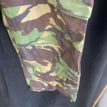 Charger l&#39;image dans la galerie, Genuine British Army DPM Combat Trousers - Size 76/88/104
