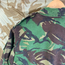 Lade das Bild in den Galerie-Viewer, Genuine British Army Smock Combat Jungle DPM Camouflage - Size 160/104
