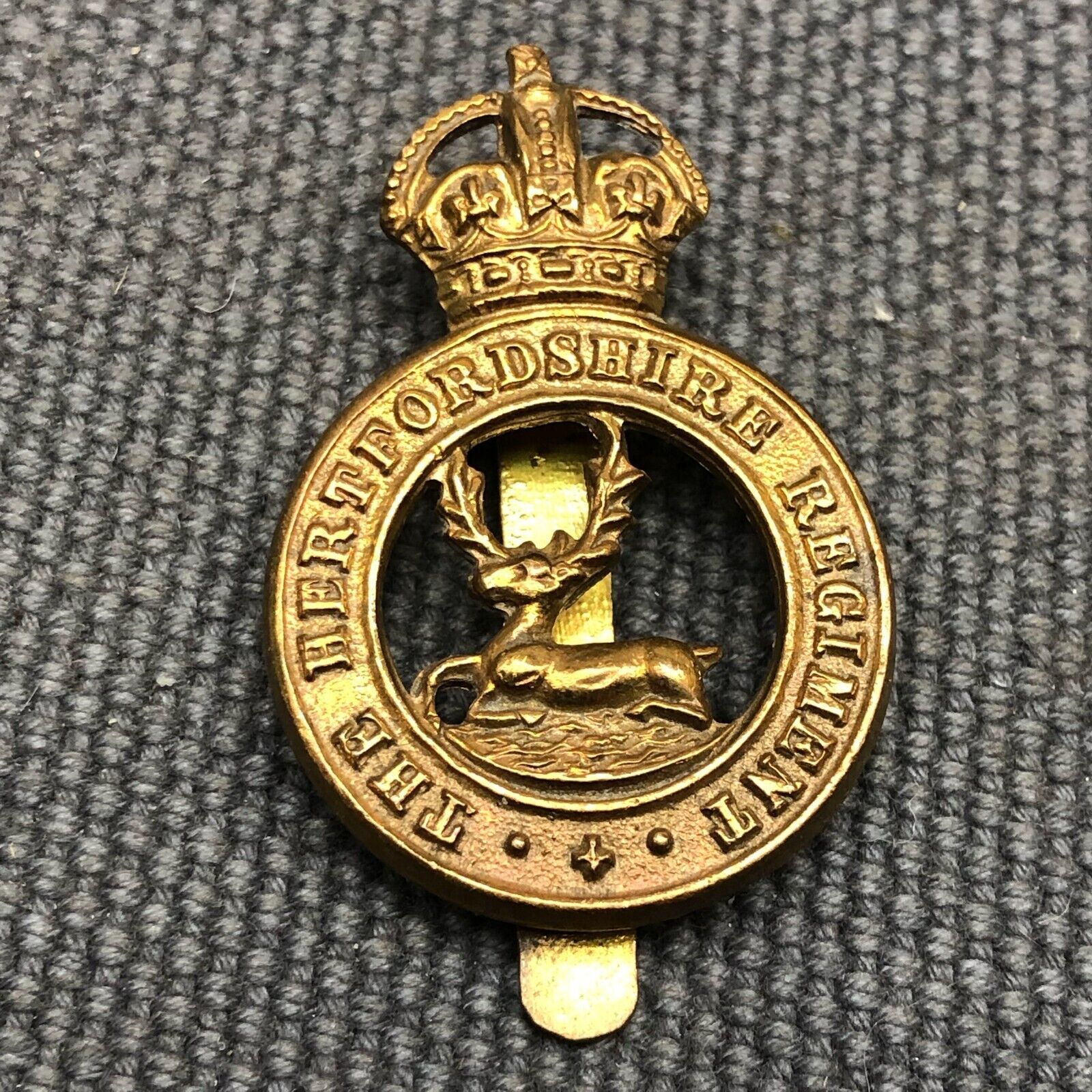 Original WW2 British Army Cap Badge - Hertfordshire Regiment - The Militaria Shop