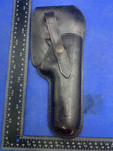 Lade das Bild in den Galerie-Viewer, Vintage Black Leather Pistol Holster
