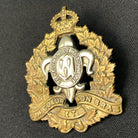 Original WW1 / WW2 Canadian Army Regiment De Maisonneuve Cap Badge - The Militaria Shop