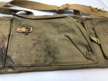 Charger l&#39;image dans la galerie, Original WW2 Canadian Army 37 Pattern Bren Spares Bag
