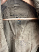 Charger l&#39;image dans la galerie, Original British Army Women&#39;s Land Army WLA Mackintosh Overcoat - WW2 Pattern
