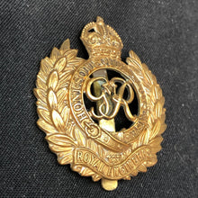Load image into Gallery viewer, Original WW2 British Army Cap Badge - Royal Engineers - RE - The Militaria Shop
