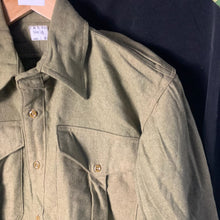 Charger l&#39;image dans la galerie, Original British Army Khaki Drill Combat Shirt - WW2 Pattern - 40&quot; Chest
